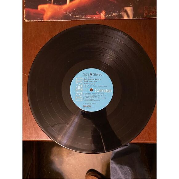 Vintage 1974 Waylon Jennings vinyl - Picture 3 of 4
